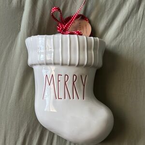 NWT RAE DUNN White Ceramic Christmas planter with Red Accents. WALL STOCKING.